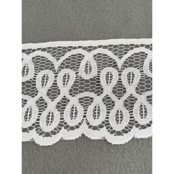 Vintage St Louis Trimming White Polyester Lace Trim 3.5" Wide 1 Yard Long 1980s - Picture 2 of 5